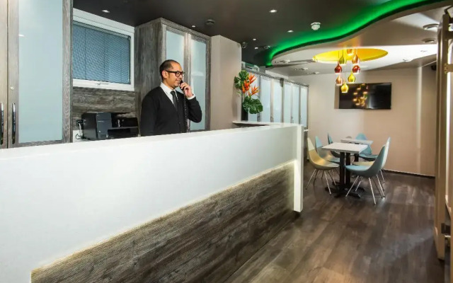 London Court Hotel