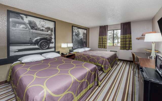 Super 8 by Wyndham Bloomington/Normal