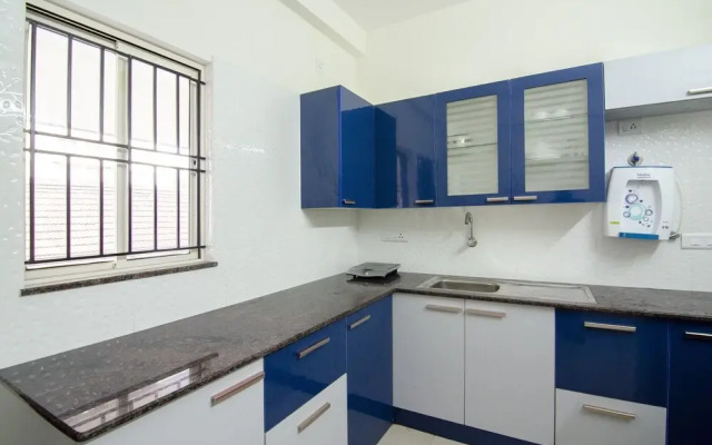 Six Gems by OYO Rooms