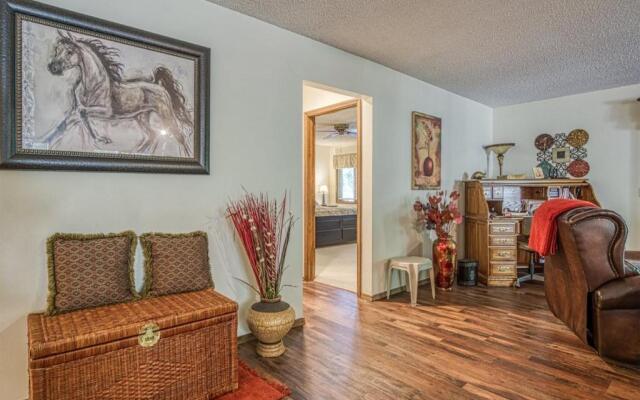 02101 - 1 LaCanada Lane