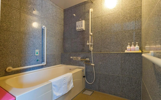 Toyoko Inn Kanazawa Kenrokuen Korimbo