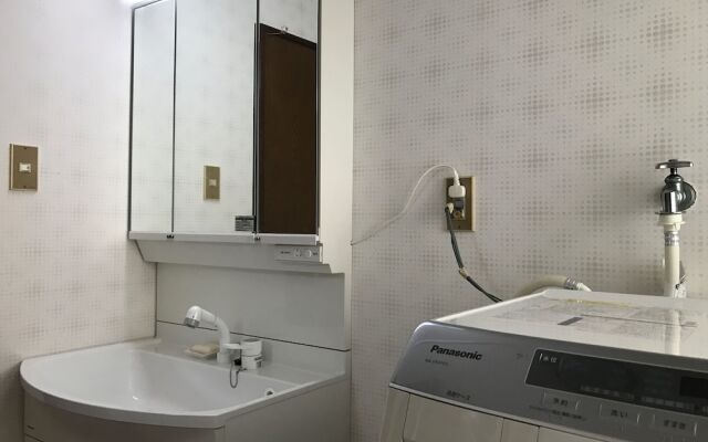 Sayama Aesthetics School