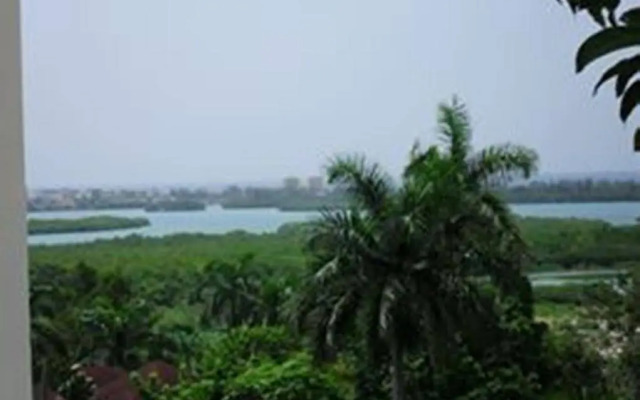 Palm Bay Guest House & Restaurant