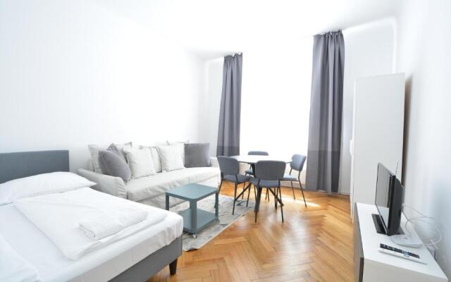 Universum Apartment 4