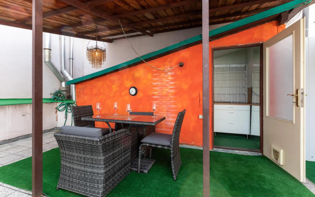 Old Town Royal Apartment With Giant Terrace