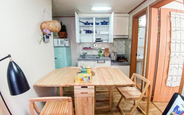 Coopie House 2 (two Rooms+King+Queen+Sofa bed)