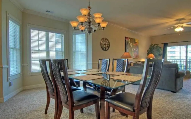Magnolia Pointe 104-4887 Condo