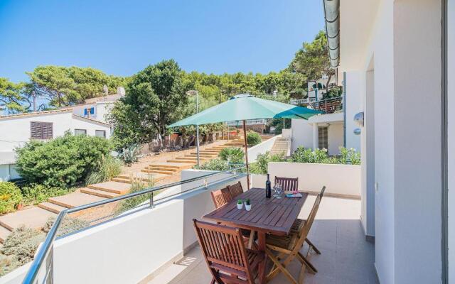 Molins 5 near the sea