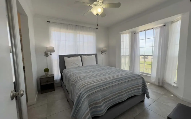 The Victorian by Ryson Vacation Rentals