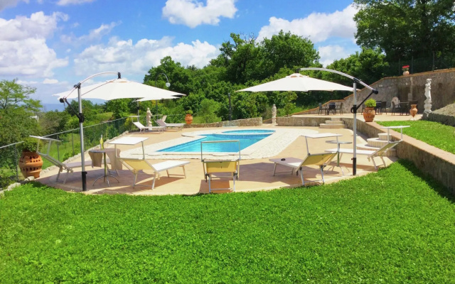 Peaceful Villa in Montefiascone with Bubble Bath