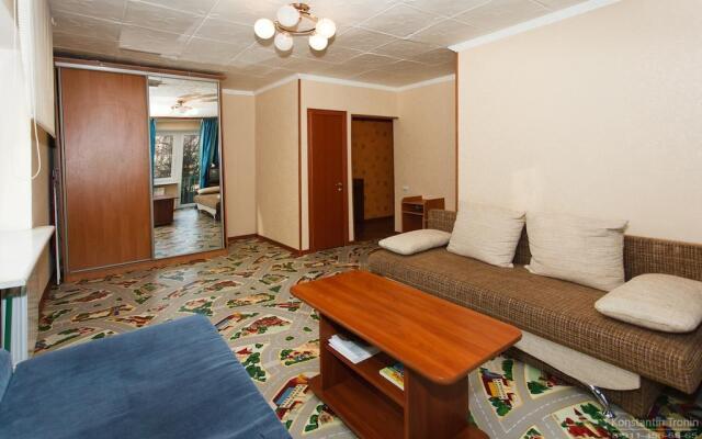 Apartment on B. Hmelnitskogo