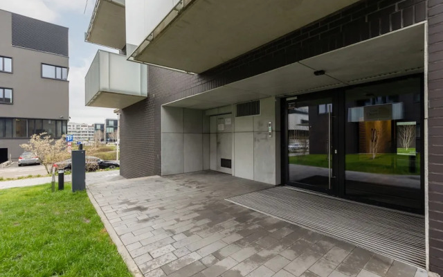 Sunny & Elegant Apartment by Renters