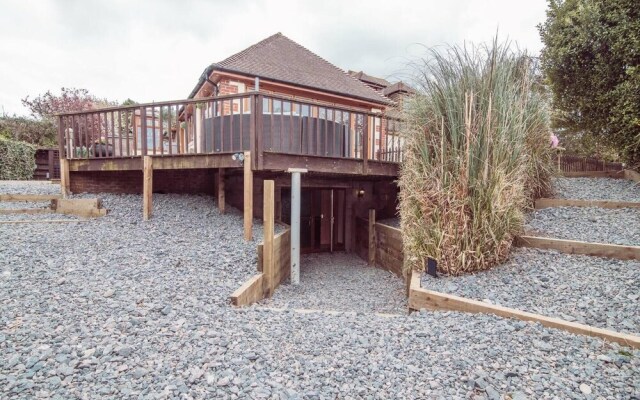 Threeways Retreat With Heated Swimming Pool