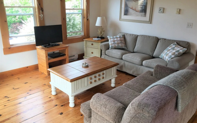 Larinda's Landing Oceanfront Cottages