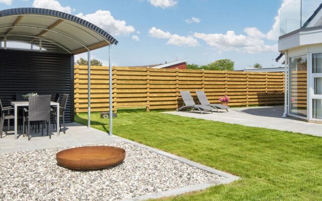 Spacious Holiday Home in Hemmet Jutland near Sea