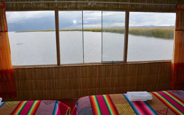 Uros Aruntawi Lodge
