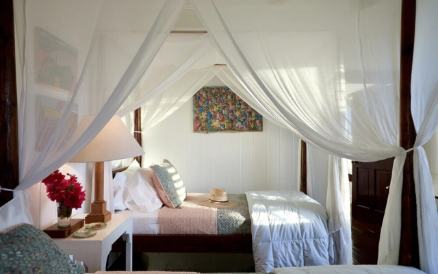 Hibiscus Hill Guest House - Elegant Garden Oasis, Pink Sand Bch 4 Bedroom Home — фото 4