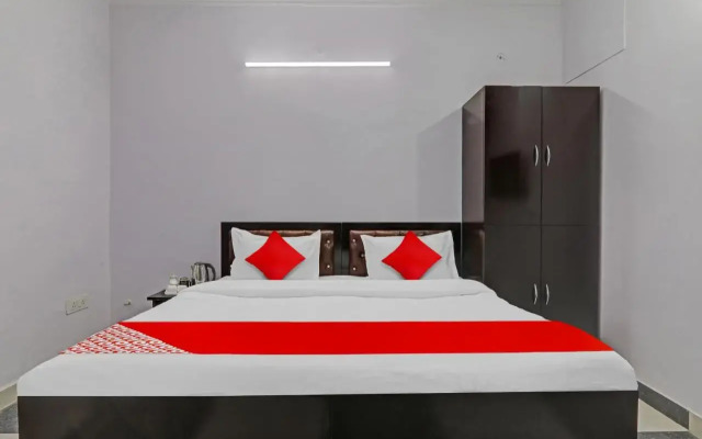 OYO Flagship 80680 Hotel Harsh Inn
