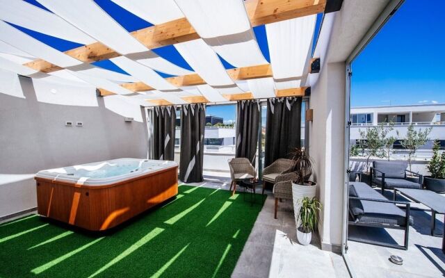 Penthouse Luxury Suite