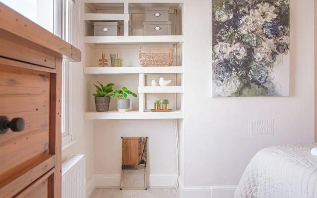 Stunning Townhouse with Large Garden