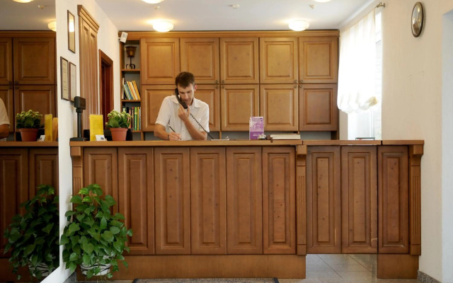 Amicus Hotel