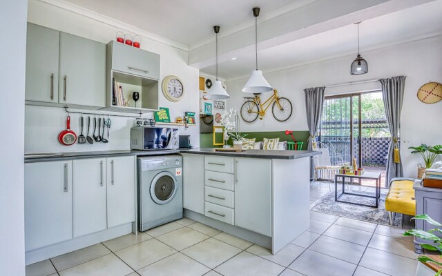 Chic Midtown Studio-1 Bed-solar-pool-fibre-samrand