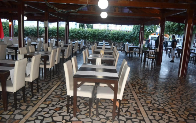 Ares City Hotel