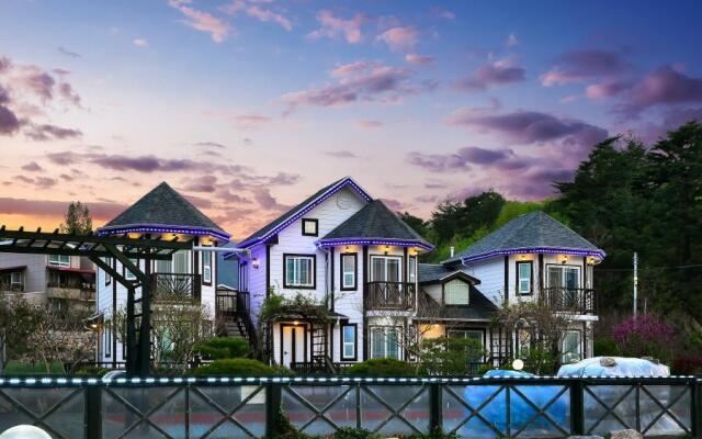 Samcheok Deulkkot Pension