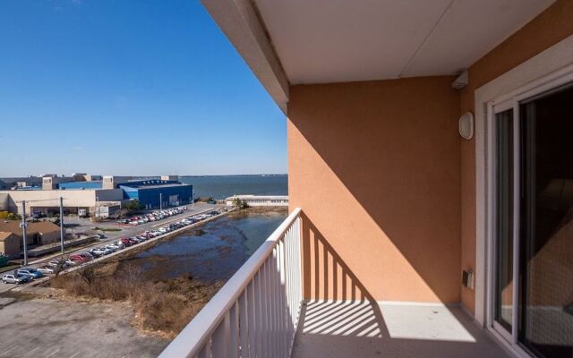 Makai 604 (bay View)