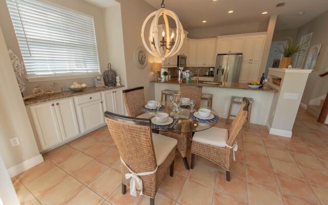 Dolphin House Apartment 3