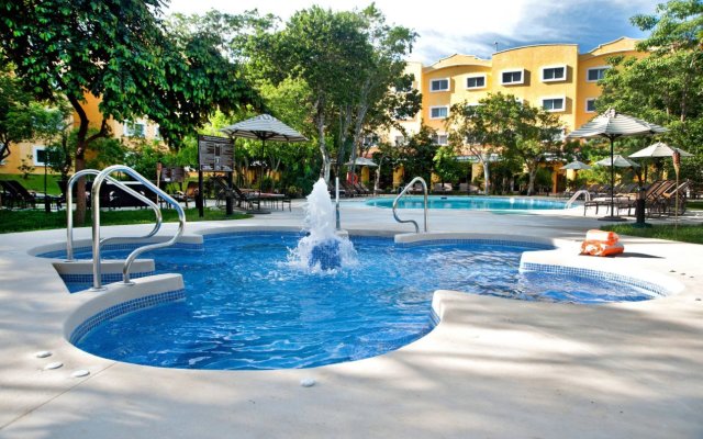 Courtyard By Marriott Cancun Airport