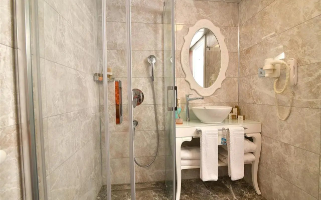 Guvenay Business Hotel
