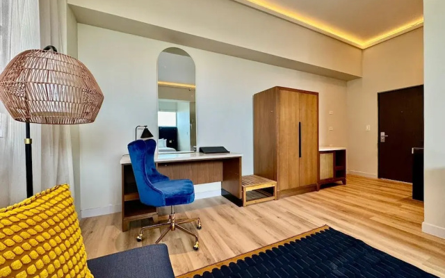 Metro Art Hotel