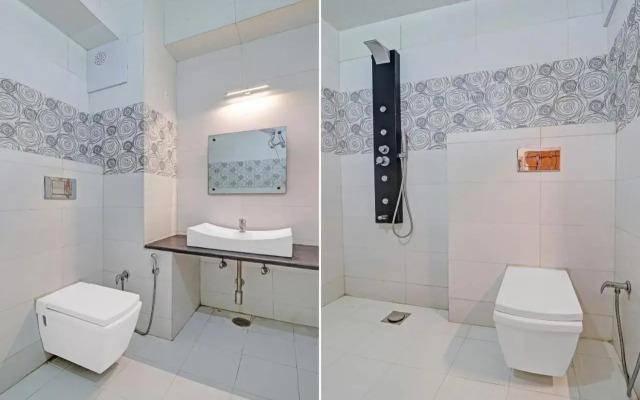 Oyo 703086 Hotel Shri Rooms & Restaurant
