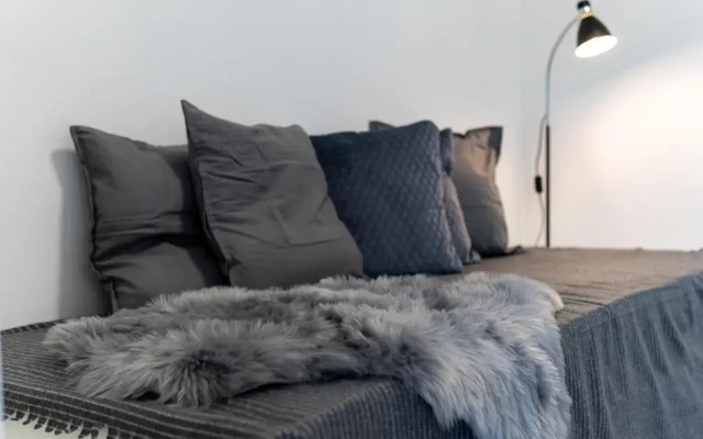 Spacious House 100m2 with Garden, Grill and Parking