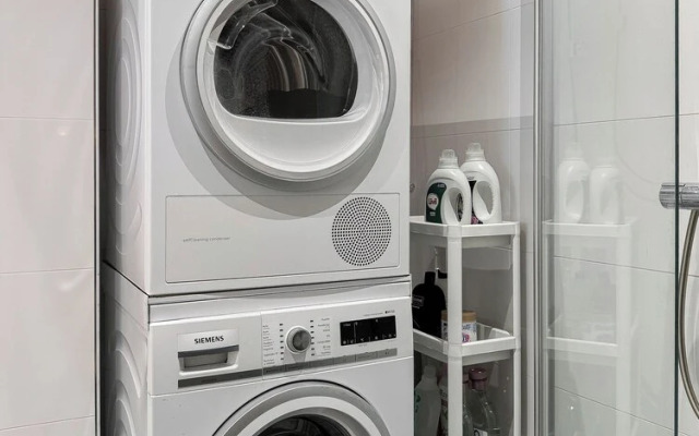 Stylish Downtown 2BR Flat with Sauna and Work Area