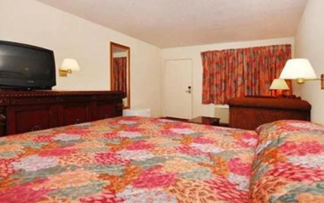 Rodeway Inn Magic Mountain Area