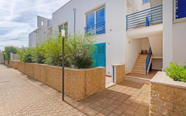 Luxury Holiday Home With Swimming Pool in Torre Lapillo