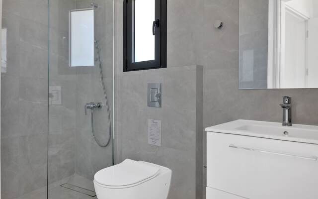 Phaedrus Living: Alkminis Seaside Suites Playa
