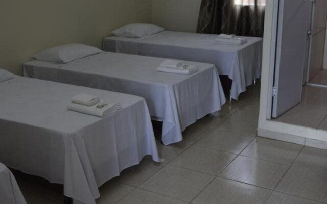 Hotel e Pousada Arara Azul