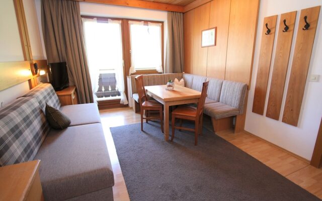 Relaxing Apartment in Hinterglemm near Forest