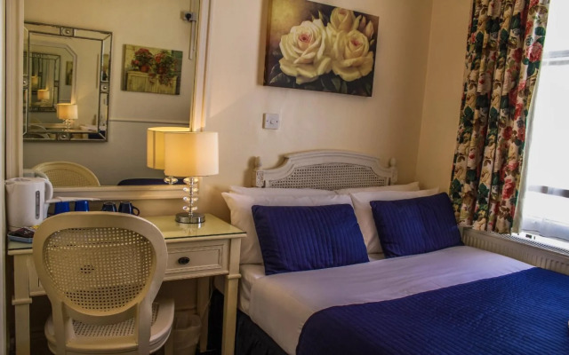 Blades B&B