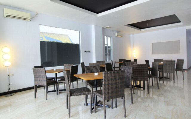 Airy Mandonga Saranani 168 Kendari