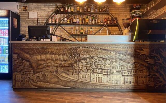 Hotel & Traditional Food Ansel