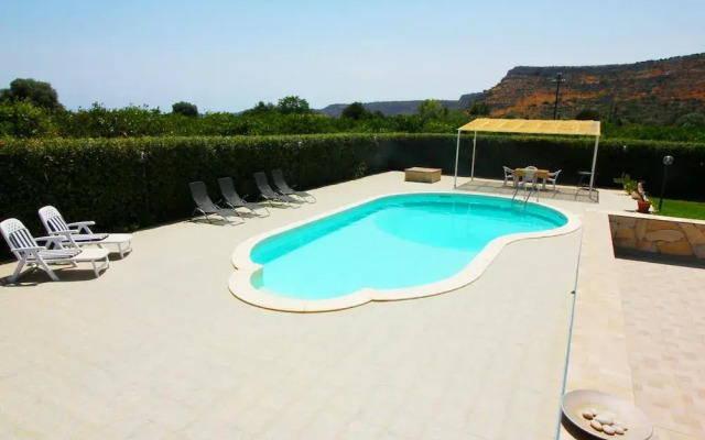 Serene Villa in Floridia With Swimming Pool