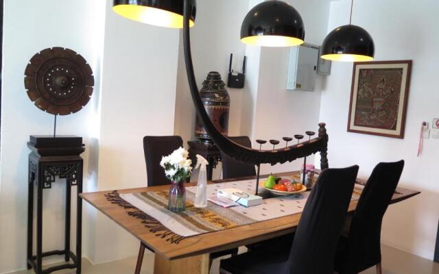 6 38 Top Floor 2 Brs 2baths 1km Walking To Beach
