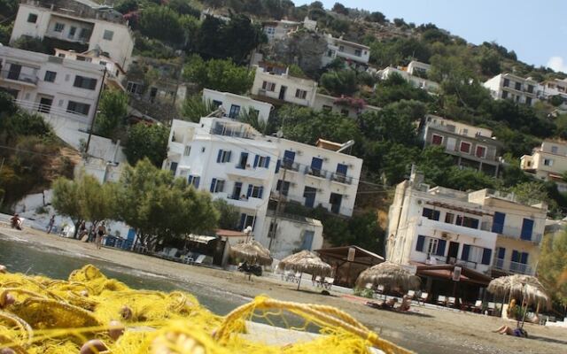 Alkistis Cozy by The Beach Apartment in Ikaria Island Intherma Bay - 2nd Floor