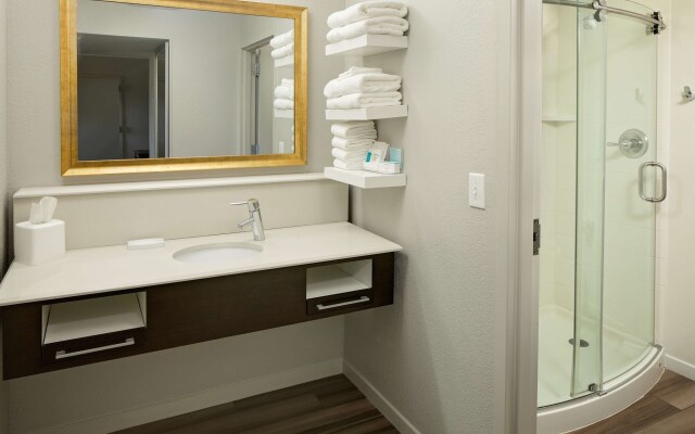 Hampton Inn & Suites Nashville-Airport