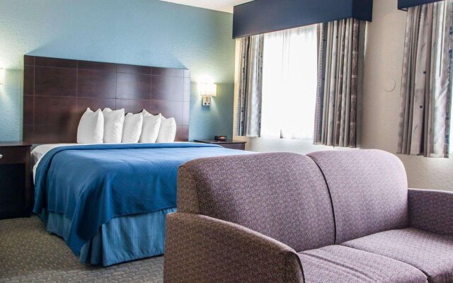Quality Inn & Suites Ankeny - Des Moines