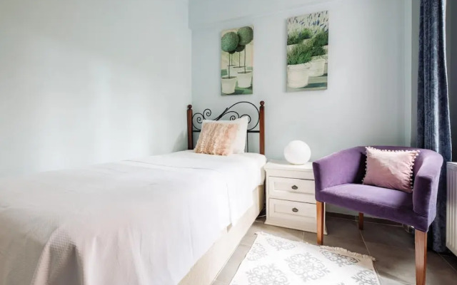 Lovely Flat w Balcony 5 min to Istiklal Ave